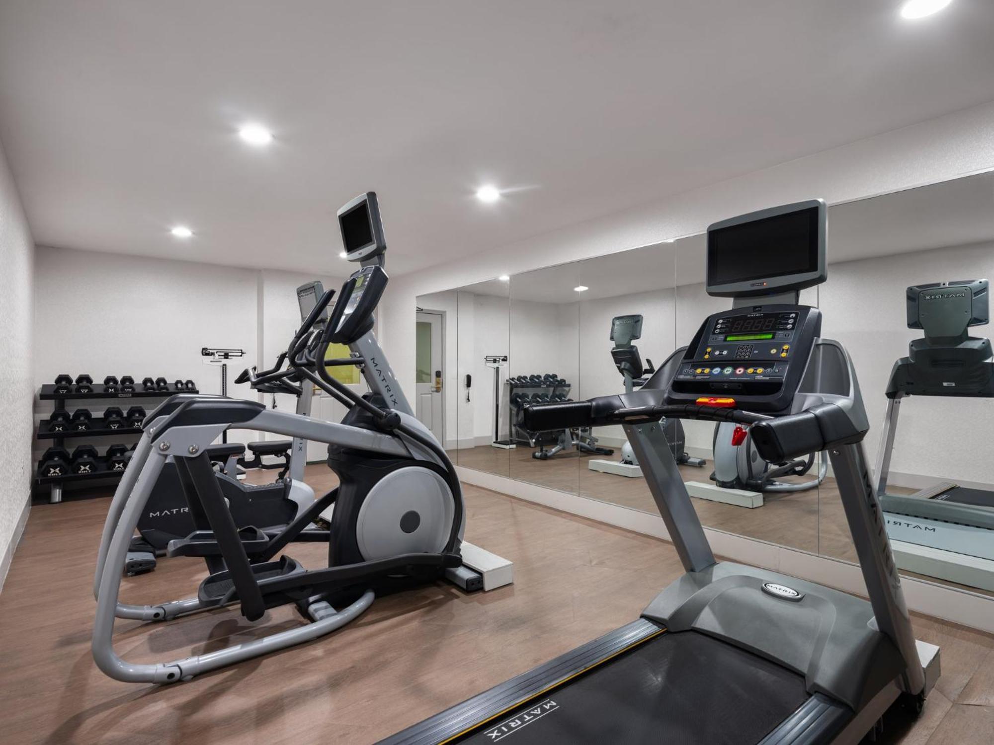 Holiday Inn Express Fort Bragg By Ihg Luaran gambar